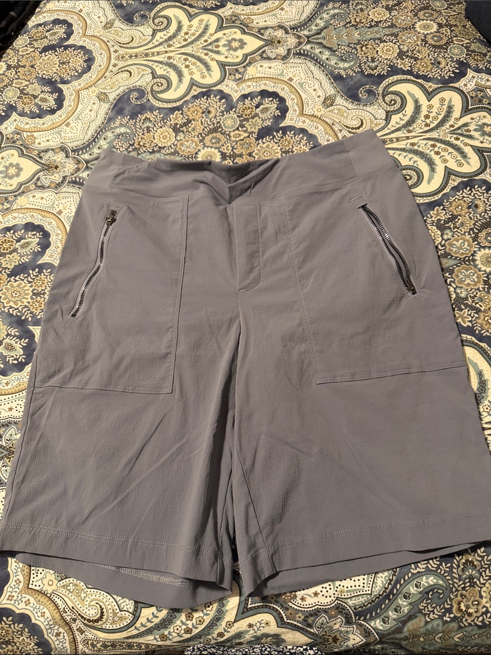 Athleta Trekkie Women's Gray Stretch Utility Shorts SZ 8
